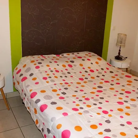 펜션 Maison De 2 Chambres Avec Piscine Partagee Jardin Amenage Et Wifi A *